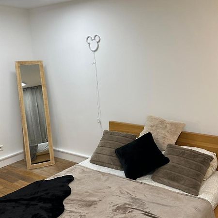 Appartement 5Min To Disneyland, Parking Prive Magny-le-Hongre Exteriör bild